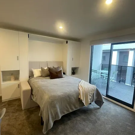 Lovely And Central Studio